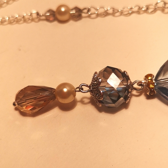 Swarovski crystal and faux pearl earrings and necklace set - Picture 9 of 11